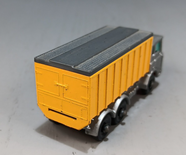 Picture 4 of 6