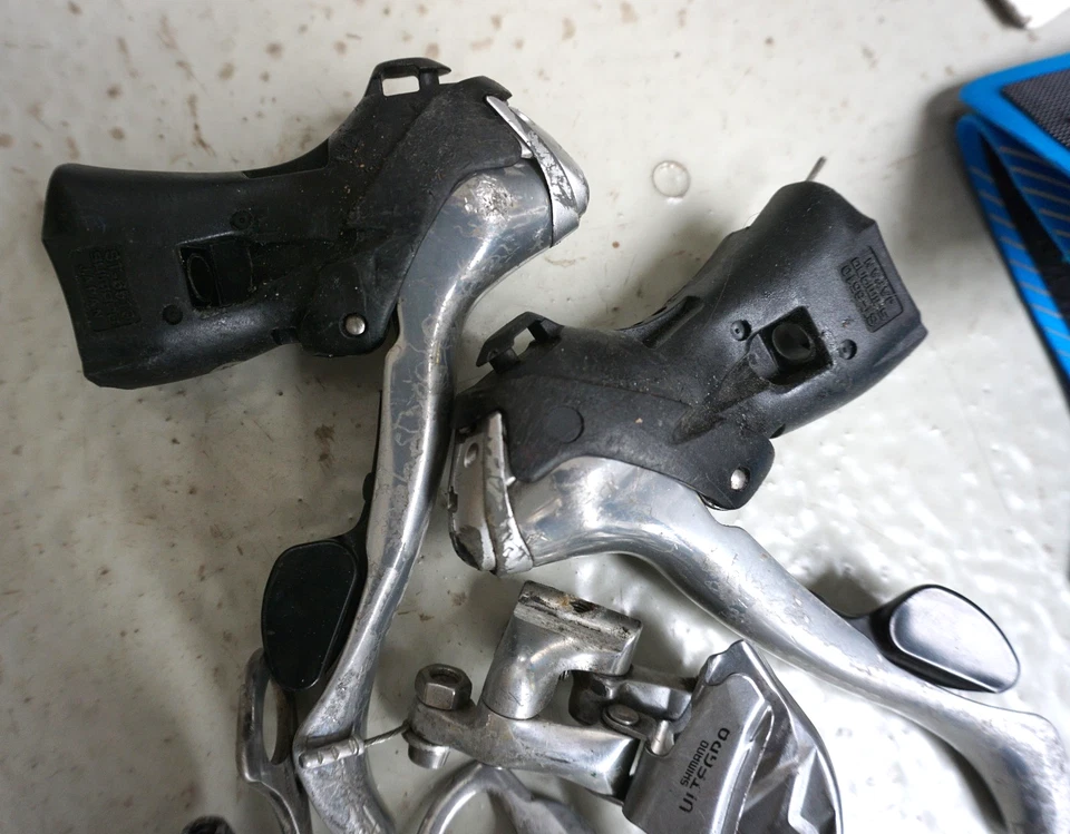 Konvolut Shimano Ultegra Bremshebel Umwerfer Schaltwerk Ersatzteile (A025-170) - Bild 4 von 4