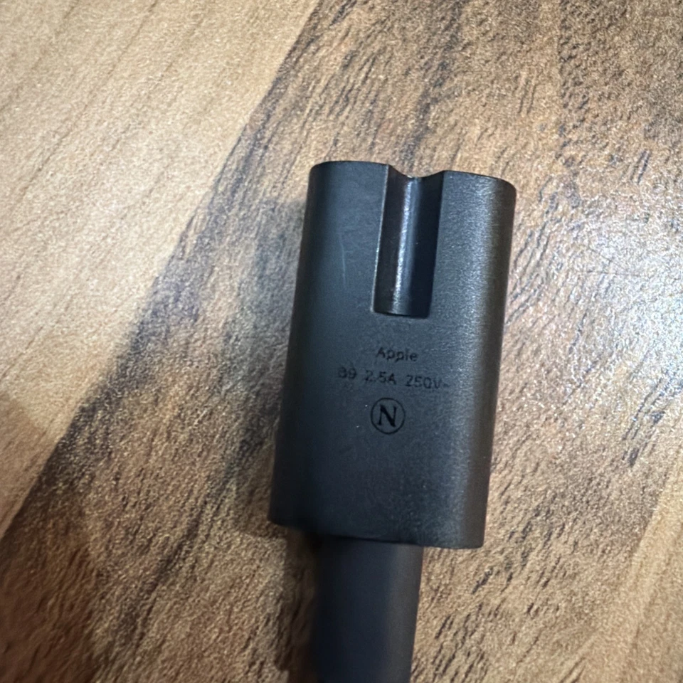 Genuine Apple UK power cable for Apple TV £16.31 2, 3, 4 or Mac Mini 1.75m black - Image 2 of 4