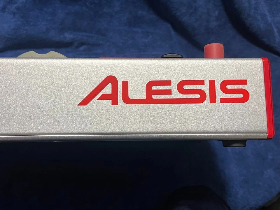 Alesis Micron Anolog Modeling Keyboard Synthesizer Shipped from Japan - Image 4 of 4