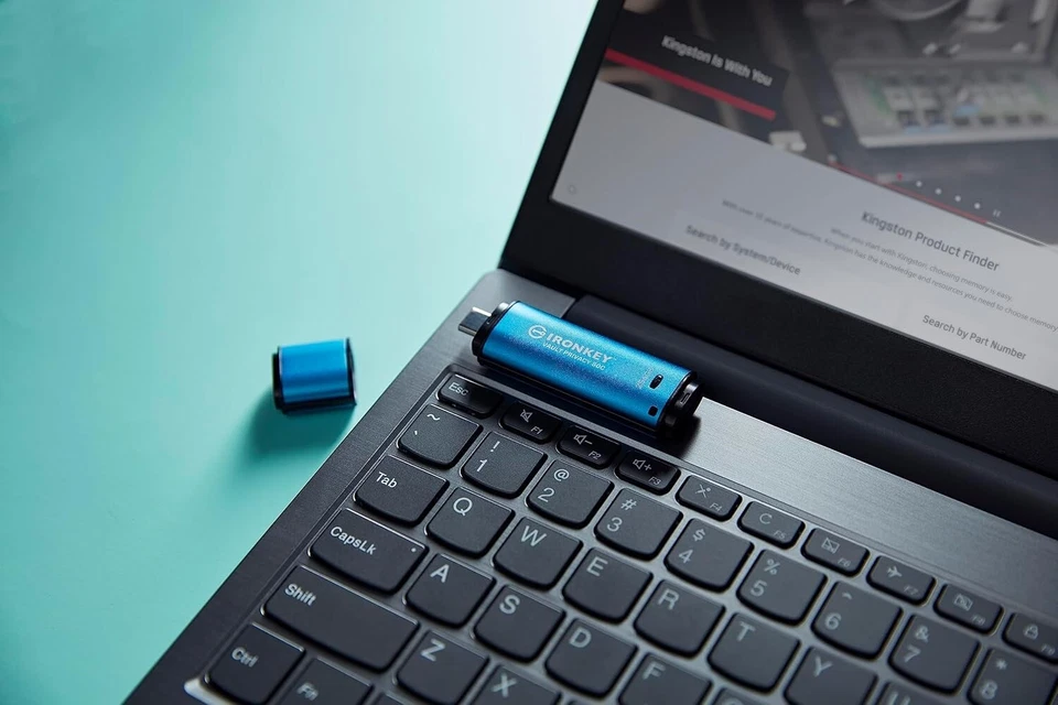 Unidad flash Kingston Ironkey Vault Privacy 50 USB-C 256 GB | Certificado FIPS 197 Foto 3 de 4