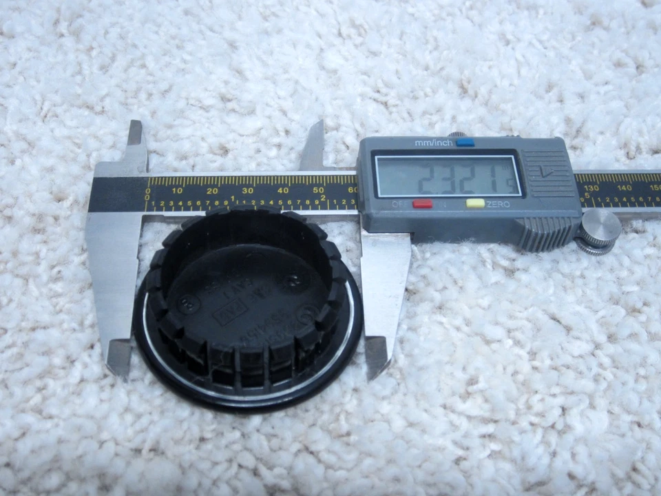 JUEGO DE TAPACUBOS CENTRALES DE RUEDA PONTIAC AZTEK, BONNEVILLE, GRAND AM, VIBE OE 9593169 #2A-12 Foto 3 de 3