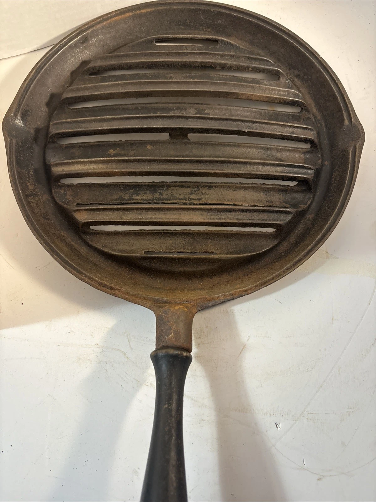 ANTIQUE Wagner Ware Sidney O CAST IRON BROILER 1350 Wooden Handle
