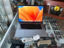 Apple MacBook Pro "Core i7" 2.9 15" Touch/Mid-2017 512 GB SSD / 16GB RAM / READ