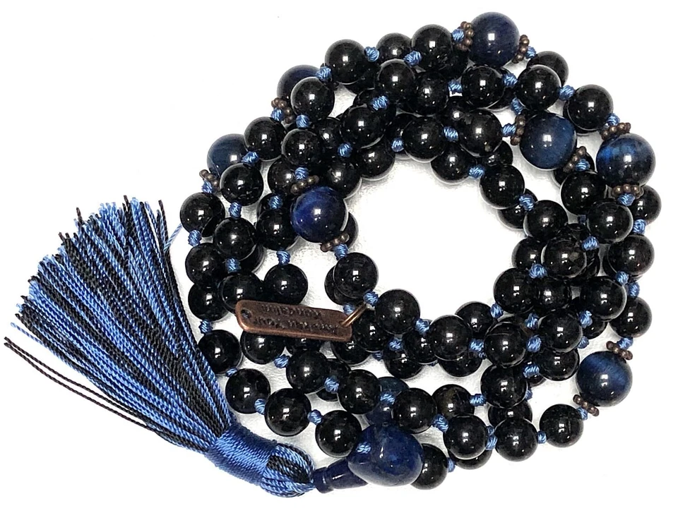 Encuentra equilibrio y fuerza con la turmalina negra y ojo de tigre azul Mala Foto 3 de 4