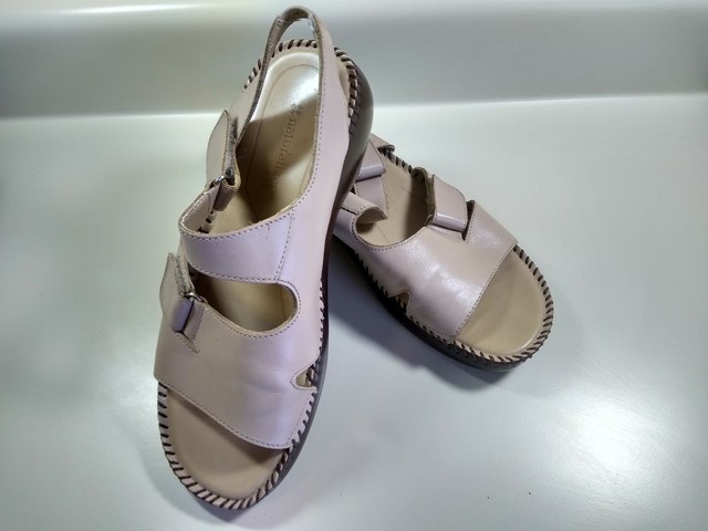 naturalizer size 4