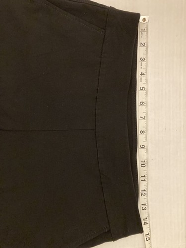 Talbots size 4 Women’s black pull on stretch mid rise shorts with pockets - Picture 2 of 11