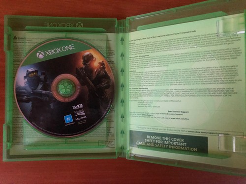 Xbox One Game Bundle: Halo 5: Guardians, Star Wars Battlefront, Battlefield 4 - Picture 3 of 5