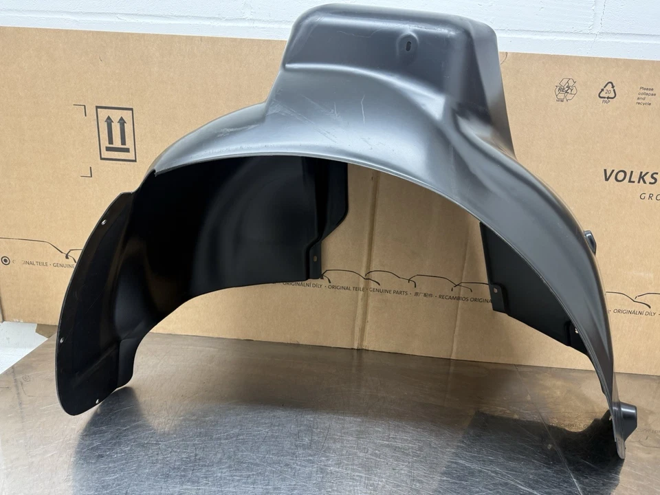 Cubierta interior del arco de rueda trasera derecha Audi RS4 B5 Avant Estate 8D0810172D NUEVA Foto 3 de 4