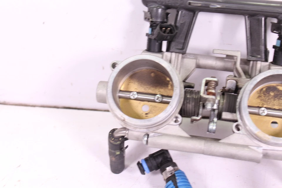 2017 SKI-DOO SUMMIT X 850 E-TEC THROTTLE BODIES WITH INJECTORS AND TPS 420893801 - Image 2 of 4