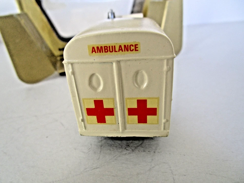 RARE MATCHBOX YESTERYEAR Y-13 CROSSLEY RED CROSS AMBULANCE - BOXED - image 4 of 4