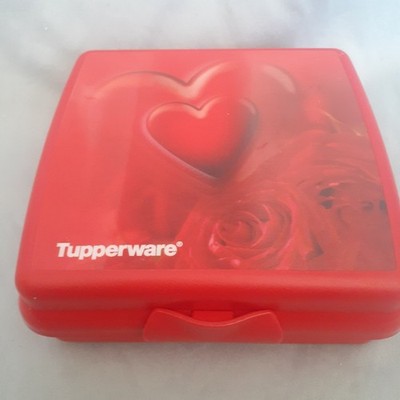 Tupperware sandwich keeper hinged box special edition motion heart graphic