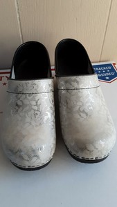 sanita nursing clogs