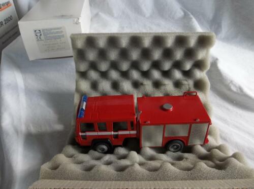 Conrad 1/50 VOLVO-FL6 Feuerweher-LKW opal.bo