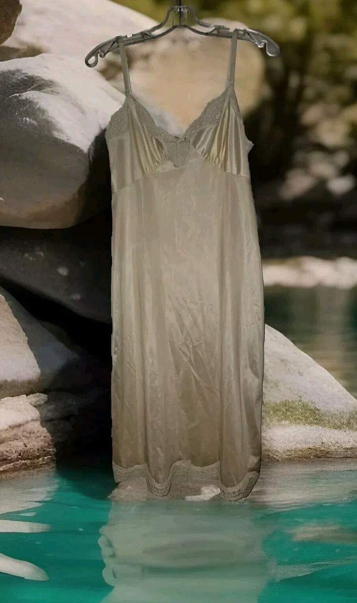 Vintage Mel-Lin Slip