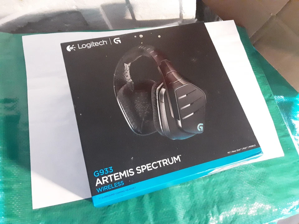 Logitech G933 Artemis Spectrum wireless gaming headset (black)ONE SIDE IS BROKEN - Image 2 of 4