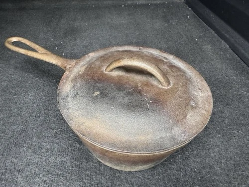 Vintage Lodge Cast Iron  Sauce Pan 2SP Made in USA H With Matching Lid 2-2 QT