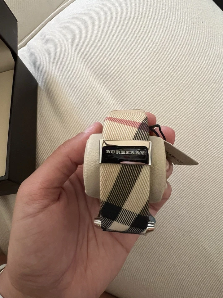  Burberry Watch NEW BU1058 - Image 3 of 4
