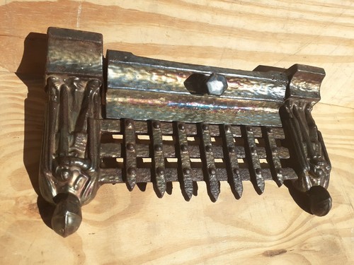 FIRE PLACE VINTAGE FRET GUARD CAST IRON OLD DAMPENER DUST GRILL KNIGHTS ENGLISH - Picture 4 of 12