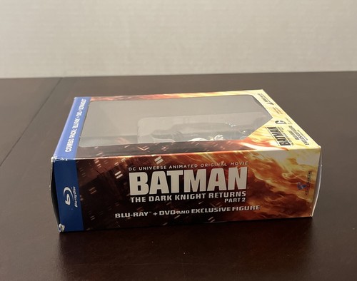 BATMAN Dark Knight Returns Part 2 Combo Pack Blue-Ray DVD Ultraviolet Figure - Picture 5 of 7