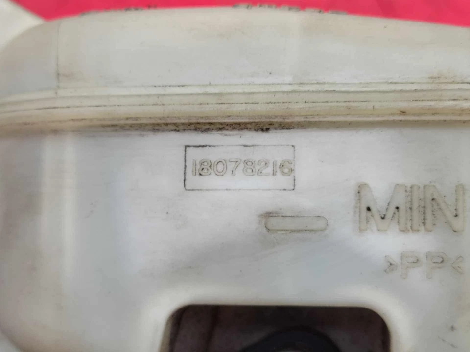 05-08 Conjunto de cilindro maestro de freno de cobalto Chevy - Transmisión manual SOLO OEM Foto 4 de 4