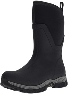 mid height muck boots