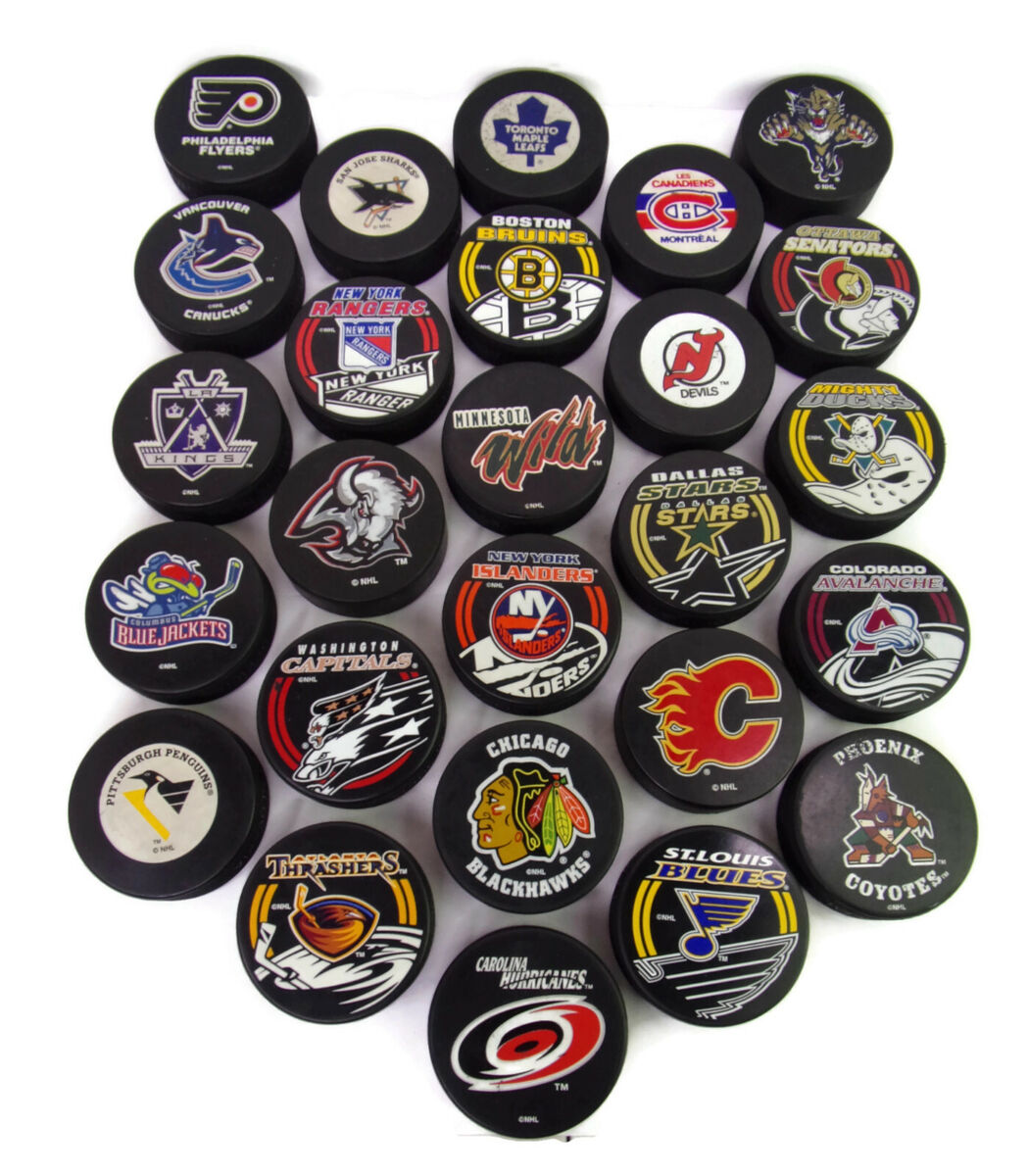 1pc Vintage NHL Hockey Team Puck Souvenirs ~CHOOSE YOUR TEAM~ 26