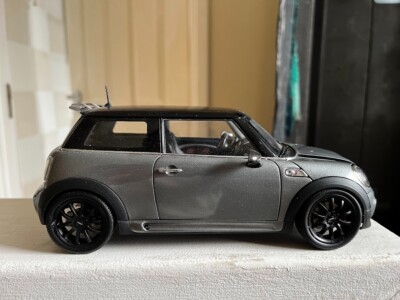Kyosho Mini Cooper S John Cooper Works JCW 1/18 Diecast Car Silver