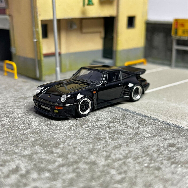 アラレページ AUTOart 1:18 Porsche 911 (930) Turbo Wangan Midnight “Blackbird