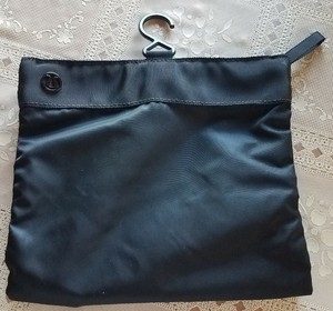 lululemon toiletry bag