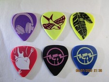 6 Pack Designer Guitar Picks First Act Fun Graphic Designs Heavy Gauge 122