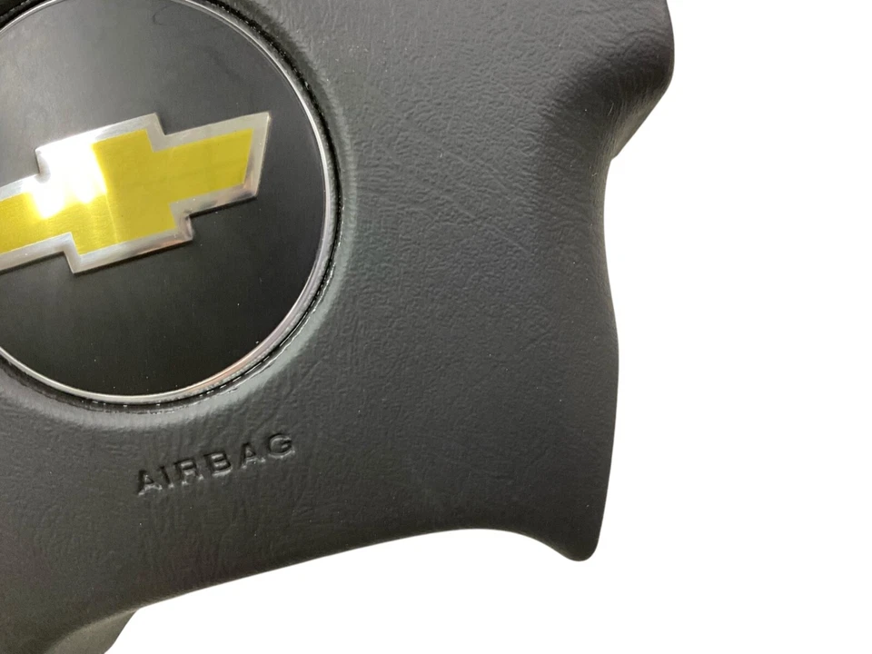 2005 06 07 08 2009 Chevy Trailblazer driver wheel airbag W/SCRATCHES BLACK - Image 3 of 4