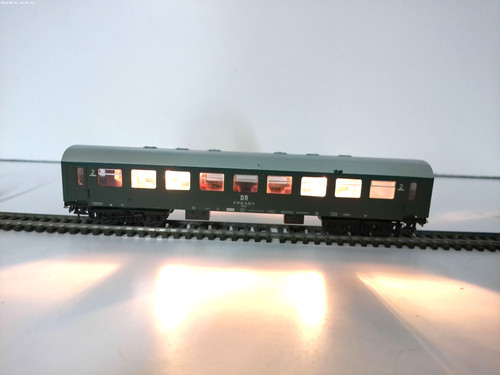 Piko H0 Personenwagen 2.Kl 57 50 28-15 110-9- DR - Licht - ohne OVP # 13647 | Condition: Gebraucht