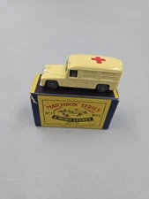 Vintage Matchbox Lesney #14 Daimler Ambulance With Metal Wheels Innthe Original