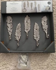 NEW high- quality heavy duty feather hooks set of 5 - Silver - Wall Decor Set