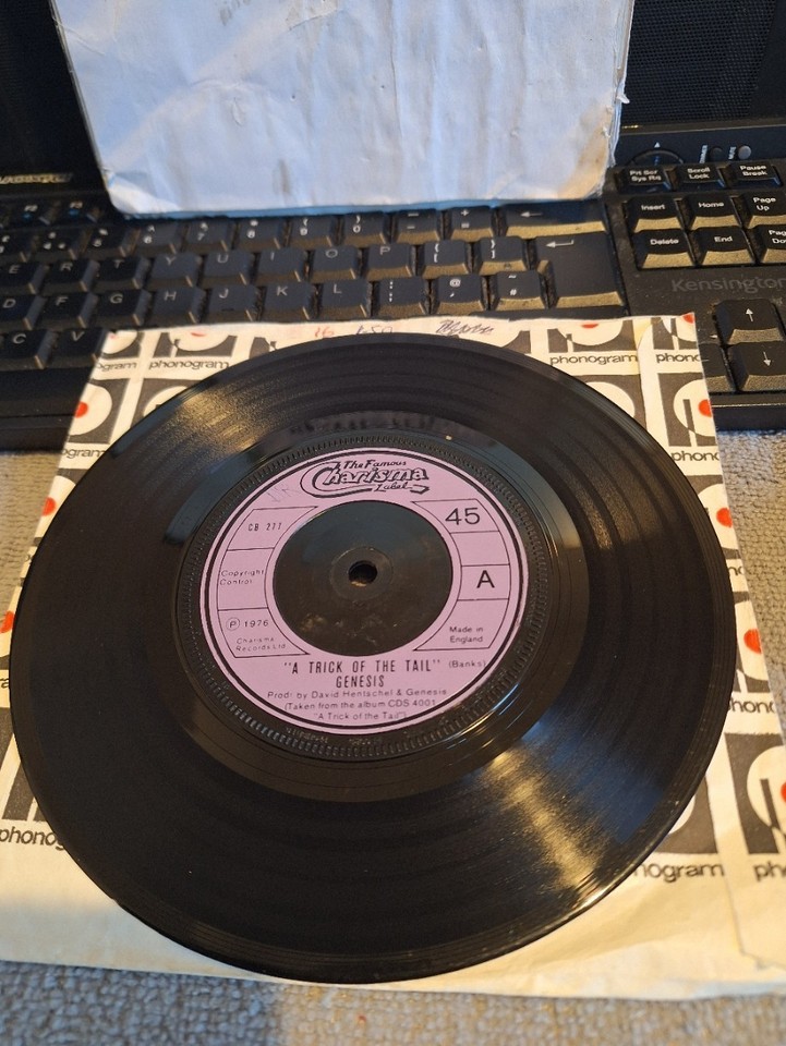 GENESIS A TRICK OF THE TAIL / RIPPLES CHARISMA UK VG+ VINYL 7