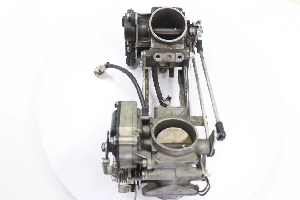 2009 SUZUKI VSTROM 1000 OEM MAIN FUEL INJECTORS / THROTTLE BODIES - Image 4 of 4