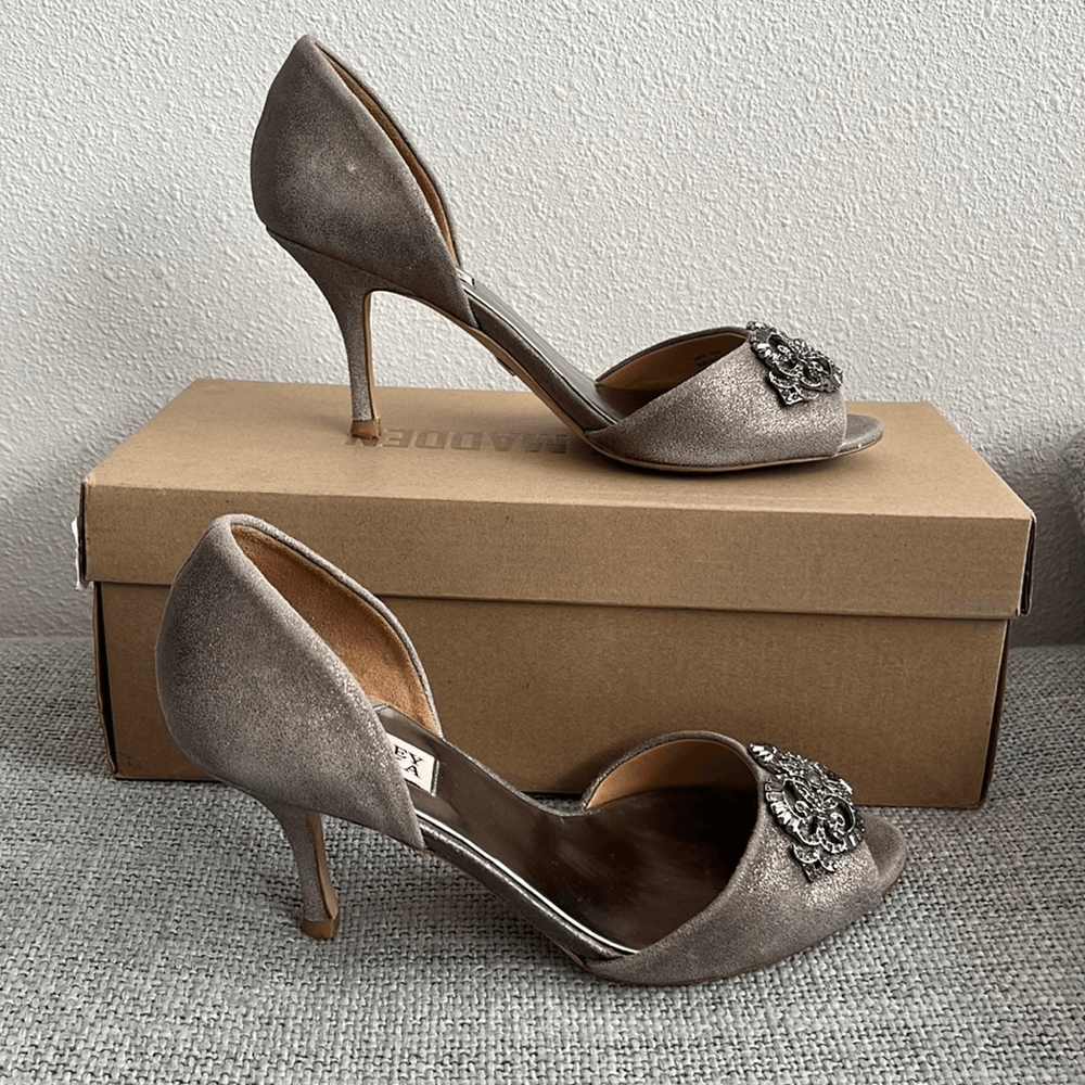 Badgley Mischka バッジェリーミシュカ 8 1/2 Badgley Mischka Shoes Womens Size 8 Heels Silver Jeweled D