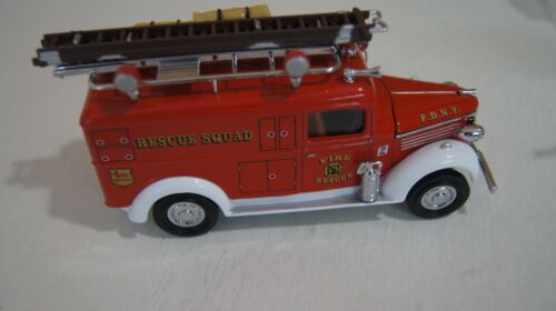 MATCHBOX MODELS OF YESTERYEAR 1937 GMC RESCUE SQUAD VAN #YFE10-M NEW IN BOX - Picture 3 of 11