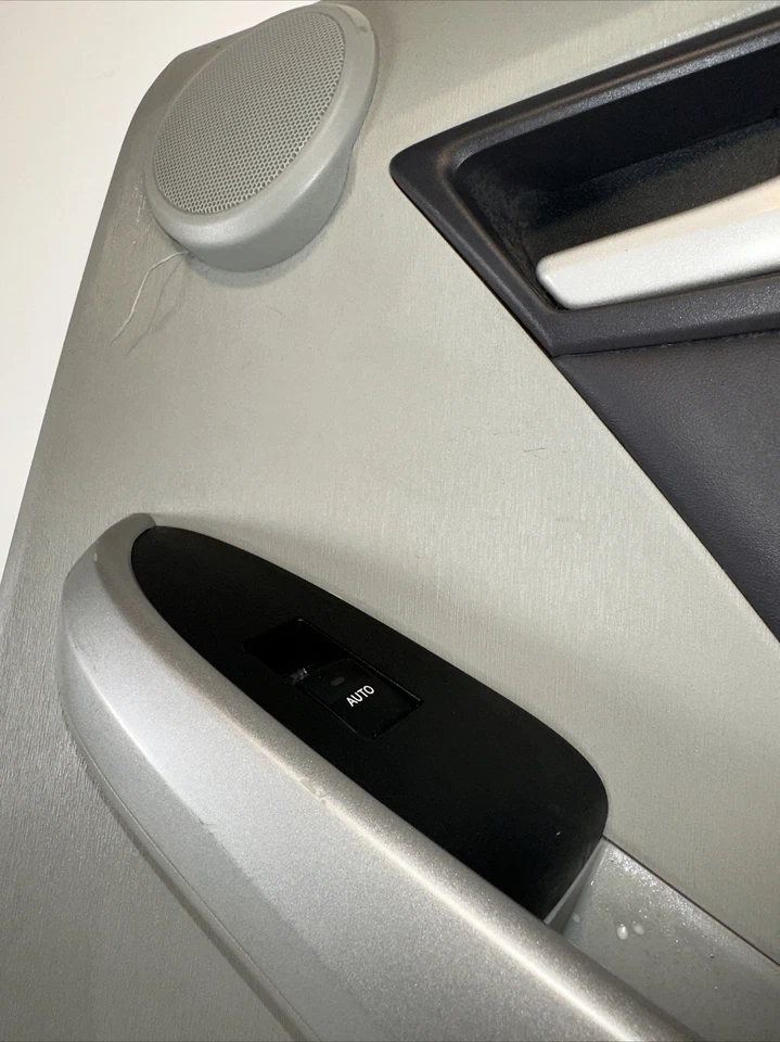 Panel de puerta interior trasero derecho Toyota Prius 2011-2015 OEM  Foto 3 de 4