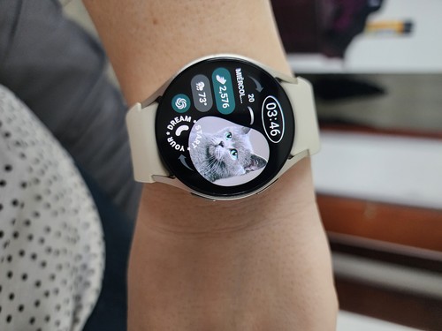 Samsung Galaxy Watch6 SM-R930 40mm Gold Aluminum Case with Samsung Galaxy Watch6 SM-R930 40mm Gold Aluminum Case with