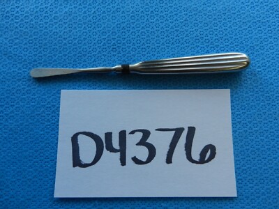 D4376 V. Mueller Surgical Elevator VM83-2124