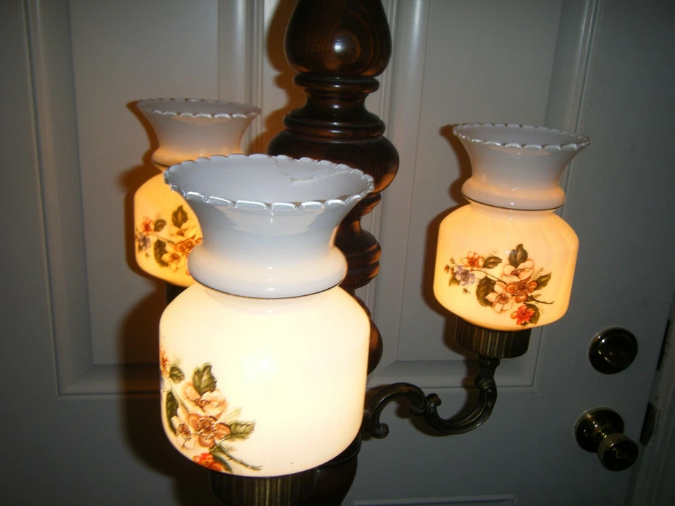 Lámpara de araña globo colgante de comedor vintage de madera, latón 3 globos Foto 2 de 4