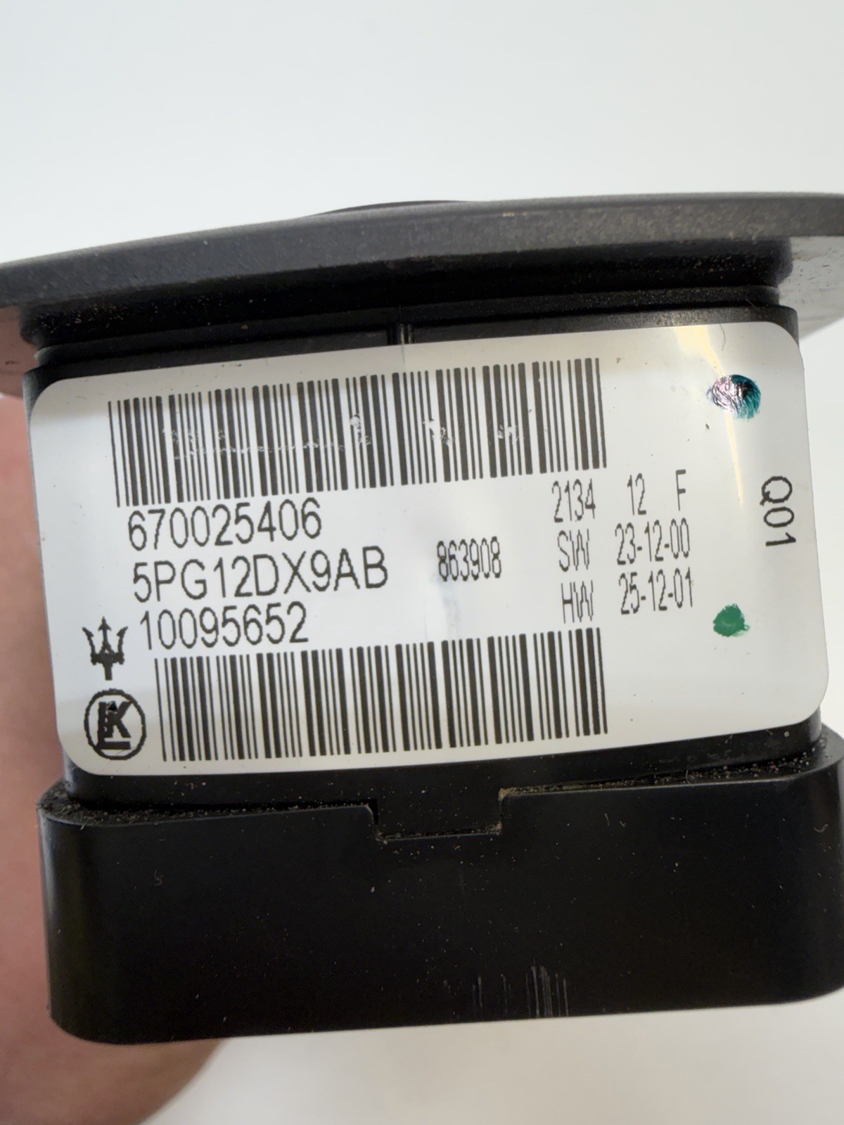 MASERATI G 2015-2024 DRIVERS SIDE FRONT WINDOW SWITCH 670025406 GENUINE