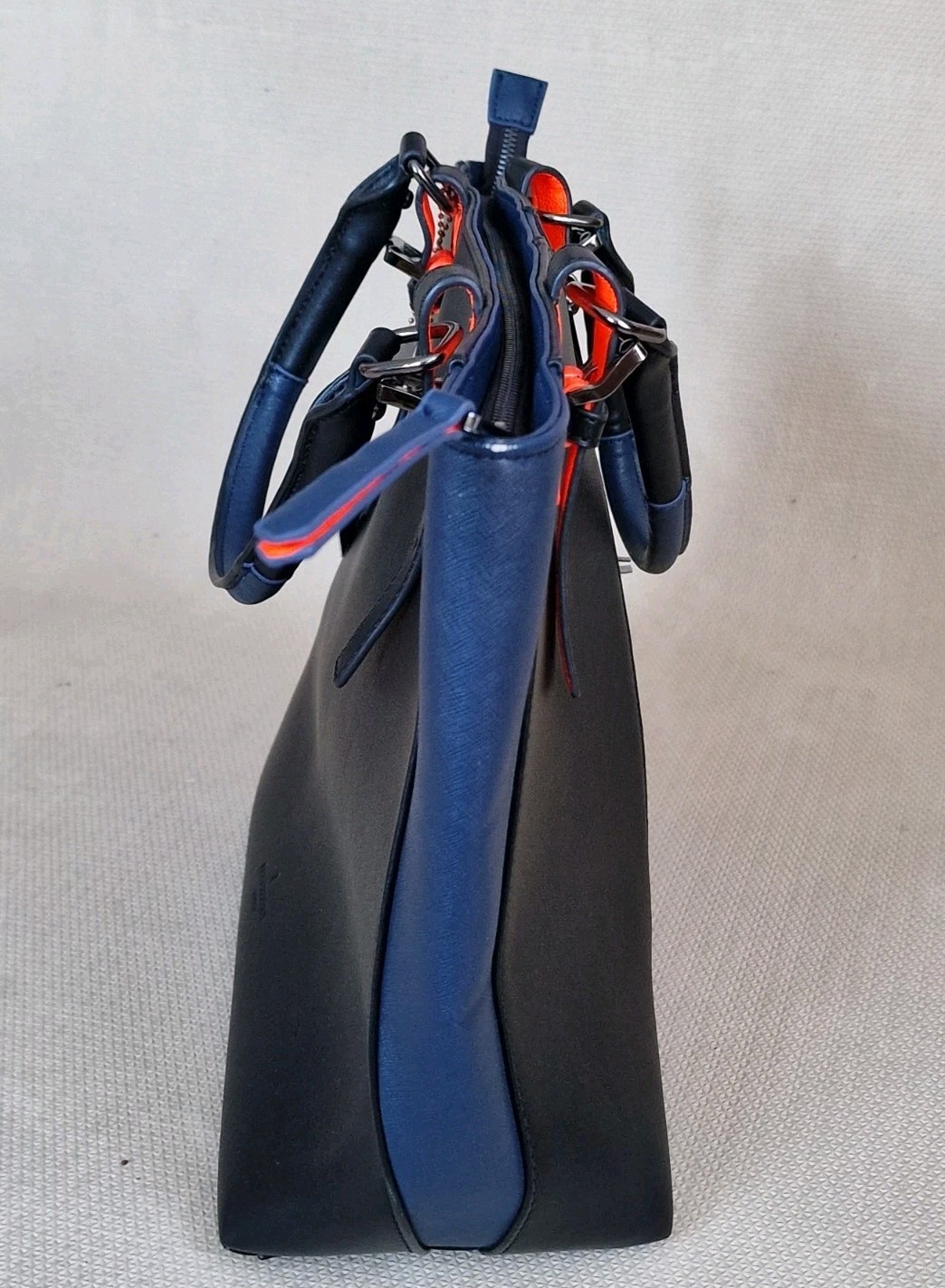 Foto 5 di 10