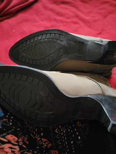 Dressy Snowboots, BRAND NEW - Picture 10 of 12