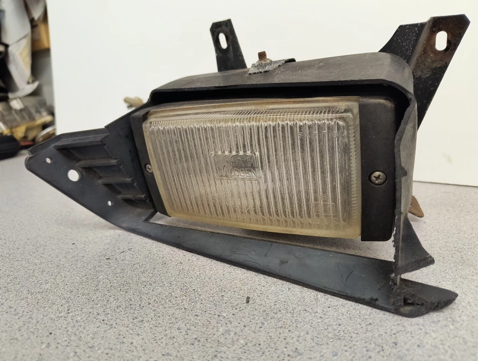 87-91 Volvo 780 Coupe BOSCH Front Bumper Lower Fog Driving Light Lamp (READ) - Image 3 of 4
