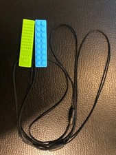 NEUF Lot/2 GOMMES LEGO 1/2X2 1/2 Brique Ecole - 1 Vert 1 Bleu Gomme Crayon Set