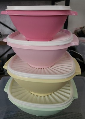 Tupperware VINTAGE Servalier Bowls ONE TOUCH Set of 4 Bowls W/ WHITE LIDS NEW