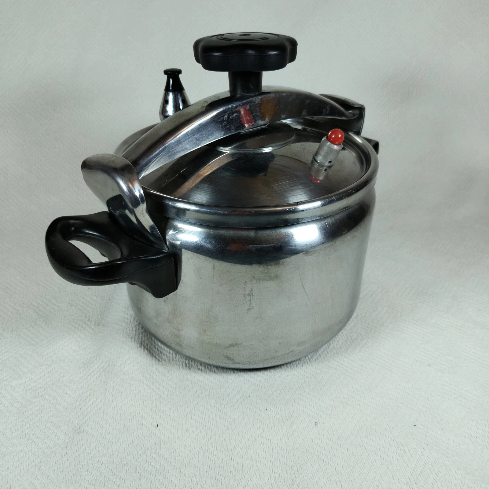 Stovetop Pressure Cooker
Opens in a new window or tab